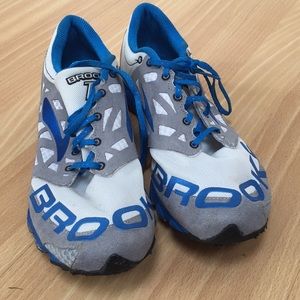 Brooks T7 racing shoe running.